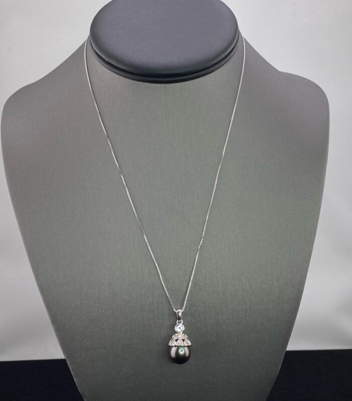 Sterling Silver Tahitian Pearl with White Tapiz Heart Pendant